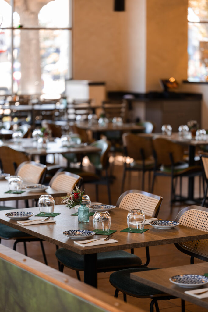 Lim Ros Thai Restaurant Interior